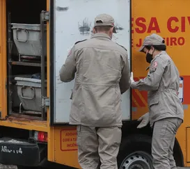 Corpo é deixado na porta de delegacia em Niterói
