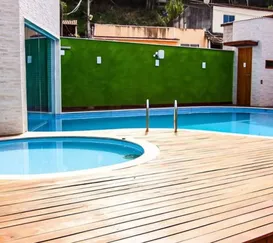 Criança é sugada por cano de piscina em casa de festa em Niterói