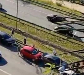 Engavetamento de sete veículos na BR-101 deixa um ferido em SG