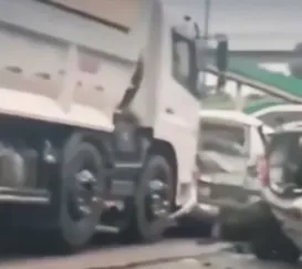 Engavetamento entre 5 veículos deixa ferido na BR-101, em SG