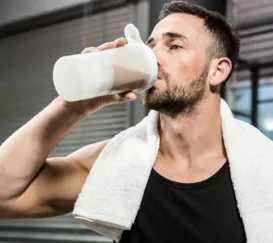 Erro comum na dieta pode estar limitando seu crescimento muscular; e ninguém fala disso