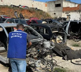 Ferro-velho irregular é fechado na Região dos Lagos