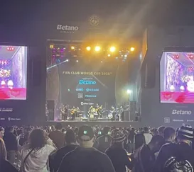 Flamengo no Mundial: 'esquenta' tem samba lotado em Copacabana