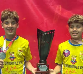Gêmeos de Niterói são campeões sul-americanos de badminton