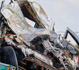 Grave acidente mata motorista de carro na hora em Itaboraí