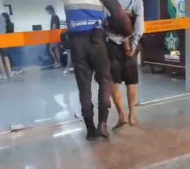 Homem furta cordão de turista, engole, mas acaba preso no Rio