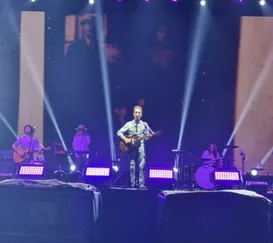 Icaraí lota cedo e dá largada ao Réveillon em Niterói com orquestra; Ludmilla e Nando Reis são destaques