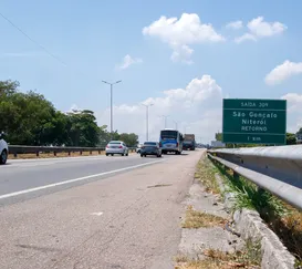Identificada vítima que morreu atropelada na BR-101, em São Gonçalo