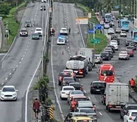 Idoso morre atropelado e trânsito é fechado na RJ-104, em SG