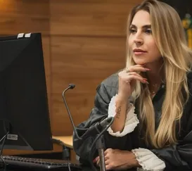 Juíza viúva de policial morto no Rio vai ganhar honraria na Alerj