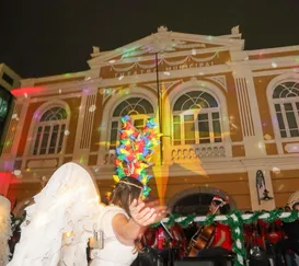 Magia toma a inauguração da decoração de Natal em Niterói