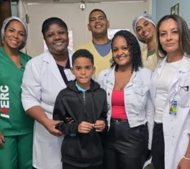 Menino sai do hospital após se afogar em praia na Região dos Lagos