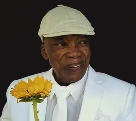 Milton Nascimento recebe da Fiocruz o título Doutor Honoris Causa