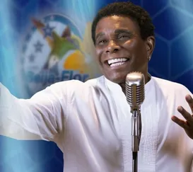 Neguinho da Beija-Flor puxa o samba na virada em Maricá