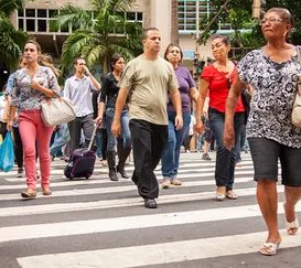 Número dos que procuram emprego há 2 anos cai, diz pesquisa