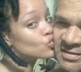 Pai da cantora Rihanna morre aos 70 anos