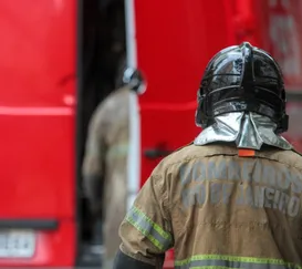 Passageiros feridos em acidente com van em São Gonçalo
