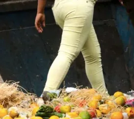 Pessoas brigam por comida que iria para o lixo em São Gonçalo; vídeo