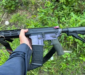 Polícia apreende fuzil durante retirada de barricadas em Itaboraí