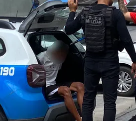 Preso enquanto escondia fuzil dentro de uma casa em São Gonçalo