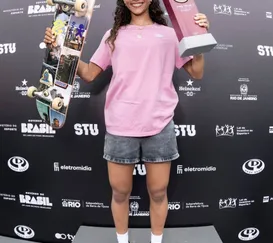 Rayssa Leal ganha etapa de circuito internacional no Rio