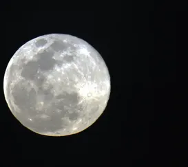 Segunda superlua do ano poderá ser vista nesta quarta-feira (5); saiba como observar