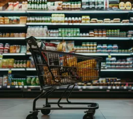 Supermercado com vagas para ensino fundamental e salário acima de R$ 1,7 mil
