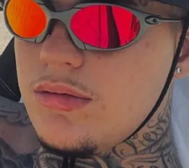 Tatuador morre e jovem fica ferida após acidente em São Gonçalo