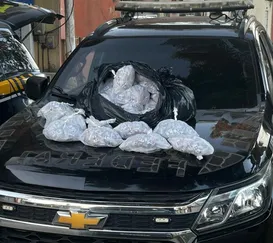 Traficante foge e abandona carro com 18 kg de drogas na Região dos Lagos