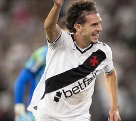 Vasco leva a melhor e cala o Botafogo no Nilton Santos