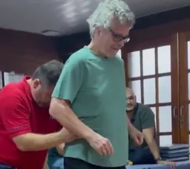 Vídeo: Carlinhos de Jesus volta a sambar e emociona a web