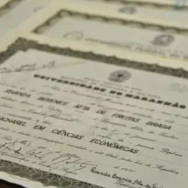 Diploma impresso poderá ser cobrado; entenda