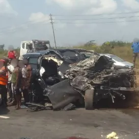 Dois mortos em acidente grave envolvendo boxeador famoso