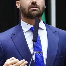 Eduardo Bolsonaro é cassado e deixa de ser deputado