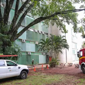 Explosão de rede elétrica em ministérios deixa seis feridos em Brasília