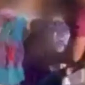 Homem agride criança de 4 anos em festa junina de escola; vídeo