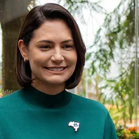 Michelle Bolsonaro vai receber o título de cidadã niteroiense