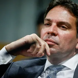 Moraes pede extradição de Alexandre Ramagem aos Estados Unidos