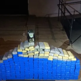 Motorista preso com quase 300 quilos de maconha no carro