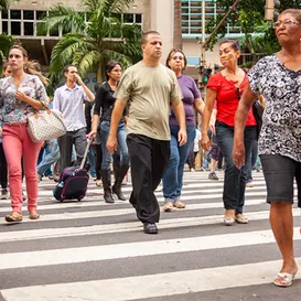 Número dos que procuram emprego há 2 anos cai, diz pesquisa