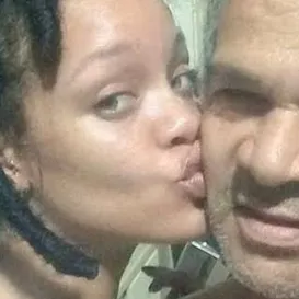 Pai da cantora Rihanna morre aos 70 anos