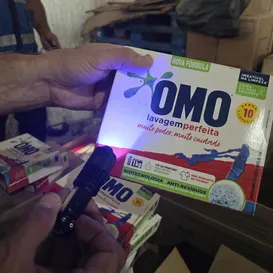 Parece, mas não é: três toneladas de sabão em pó fake são apreendidas