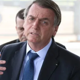 Preso, Bolsonaro recebe medicamentos na sede da PF