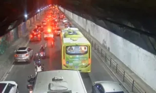 Imagem ilustrativa da imagem Acidente em túnel de Niterói complica volta pra casa
