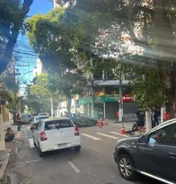 Imagem ilustrativa da imagem Acidente entre carro e moto deixa feridos em Niterói