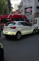 Imagem ilustrativa da imagem Acidente entre van e carros deixa feridos em Niterói; vídeo