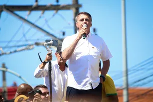 Imagem ilustrativa da imagem Alexandre de Moraes decide não prender o ex-presidente Bolsonaro