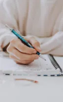 Imagem ilustrativa da imagem Alunos de cursinhos populares vão receber ajuda financeira; entenda