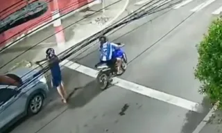 Imagem ilustrativa da imagem Assalto é flagrado por câmera no Centro de Niterói