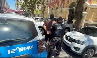 Imagem ilustrativa da imagem Barba, cabelo e cadeia para criminoso capturado em barbearia de Niterói